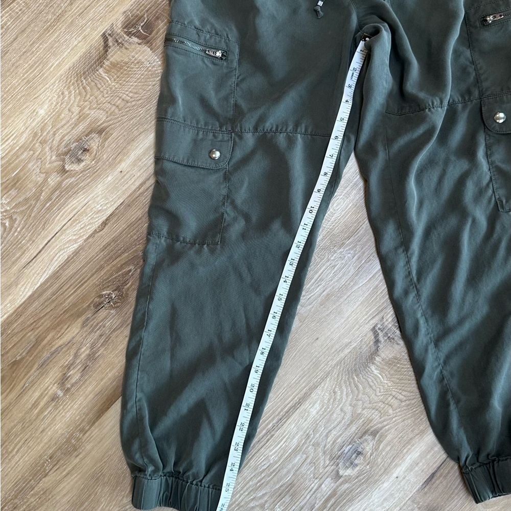 Banana Republic Women's Olive Cargo Jogger Pants - Picture 5 of 6